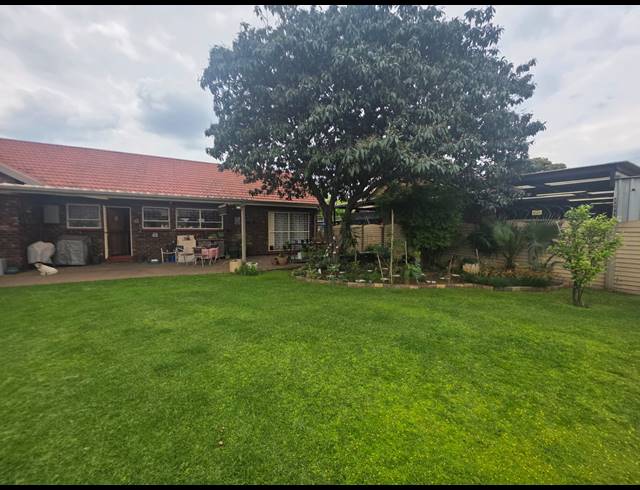 4 BEDROOM HOUSE FOR SALE IN VANDERBIJLPARK SW 2